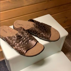 Taos Sandals size 38-7.5